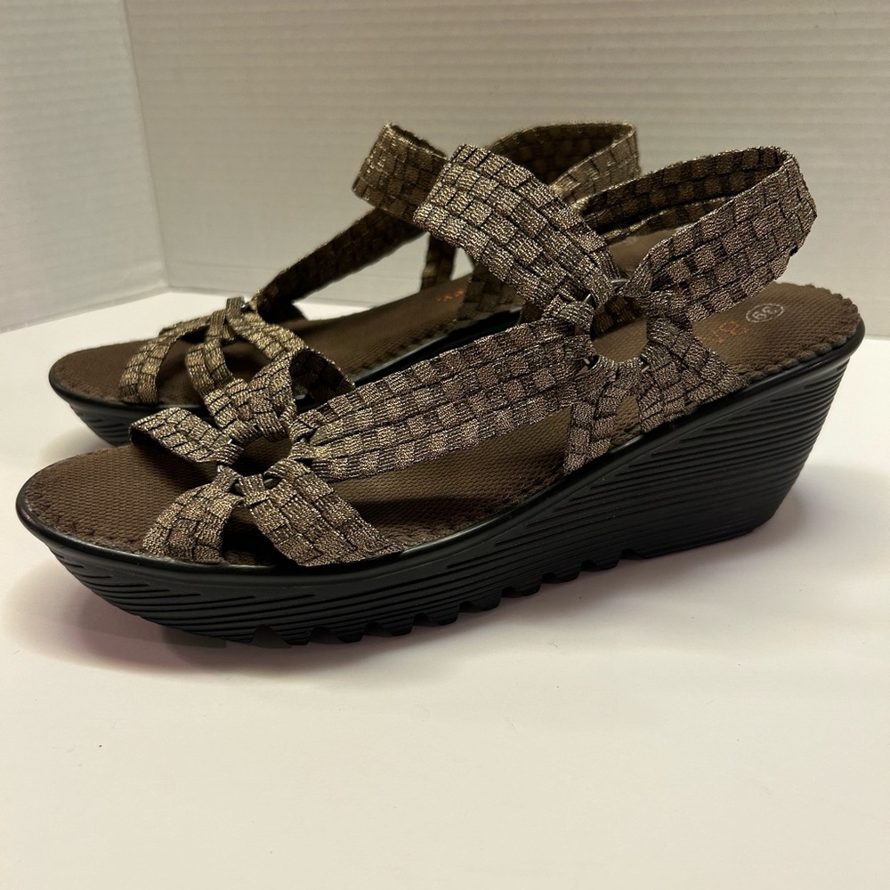 Bernie Mev Women’s 8 (39) Woven Stretch Wedge‎ Sandal Bronze Brown Comfort